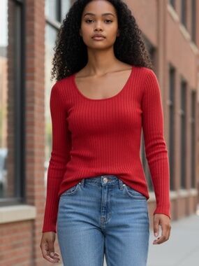 Pout Red Sweater, size M